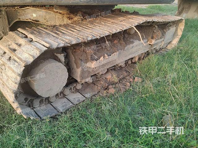 单侧履带整体(整机外观) 单侧履带整体(整机外观)