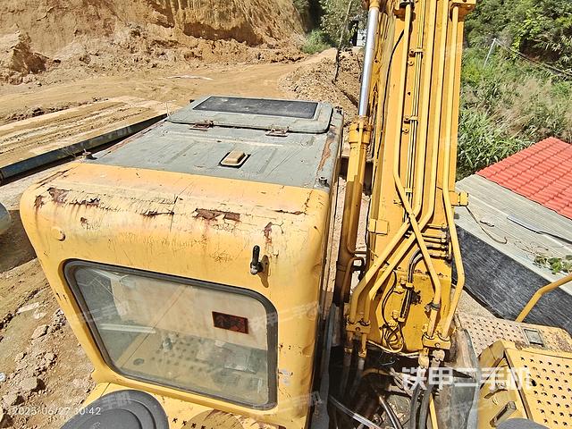 駕駛室整體（整機(jī)外觀）