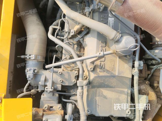 气门室盖螺丝特写(上车部件) 气门室盖螺丝特写(上车部件)