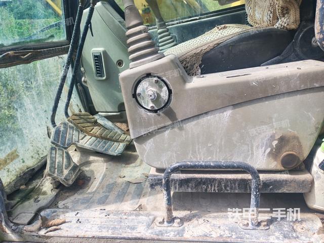 頂棚整體(駕駛室部分) 頂棚整體(駕駛室部分)