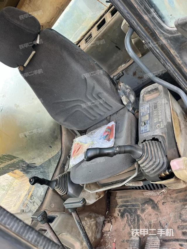 驾驶室整体（整机外观）