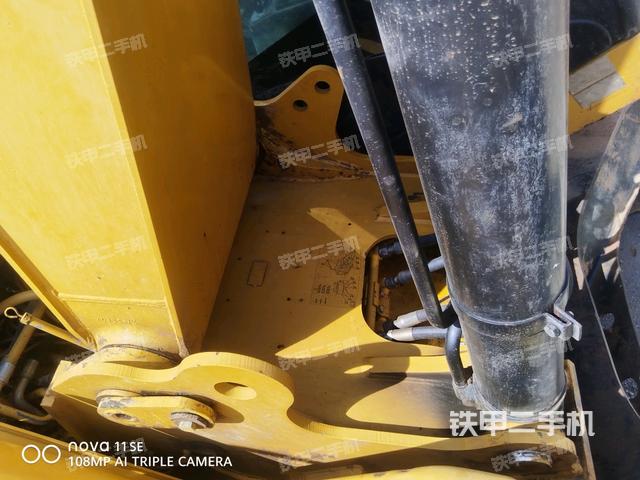 大臂根部?斜視(工作和回轉(zhuǎn)裝置) 大臂根部?斜視(工作和回轉(zhuǎn)裝置)