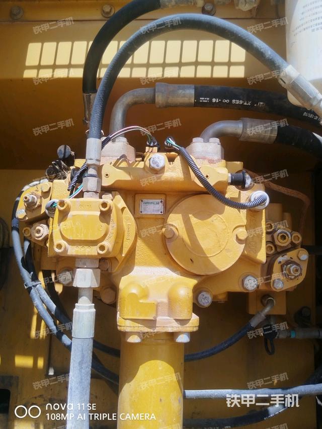 液壓泵斜45?右(大件艙室) 液壓泵斜45?右(大件艙室)