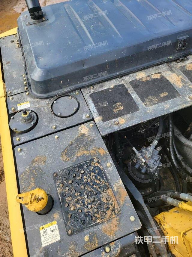 驾驶室顶部（整机外观）