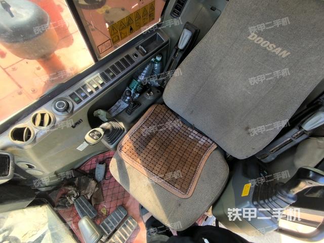 后窗玻璃角標(biāo)(駕駛室部分) 后窗玻璃角標(biāo)(駕駛室部分)