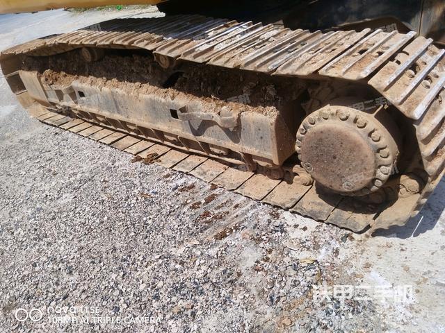 左側(cè)履帶整體?(行走機(jī)構(gòu)) 左側(cè)履帶整體?(行走機(jī)構(gòu))