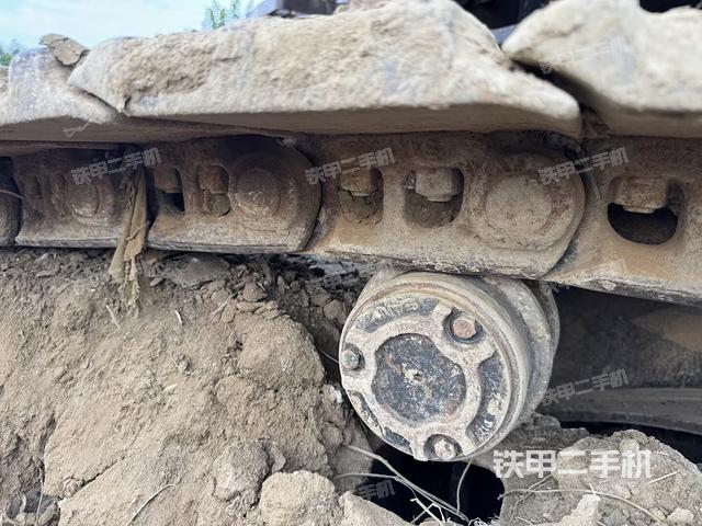 單側履帶整體(整機外觀) 單側履帶整體(整機外觀)