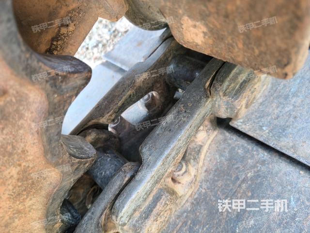 右側(cè)履帶整體?(行走機構(gòu)) 右側(cè)履帶整體?(行走機構(gòu))