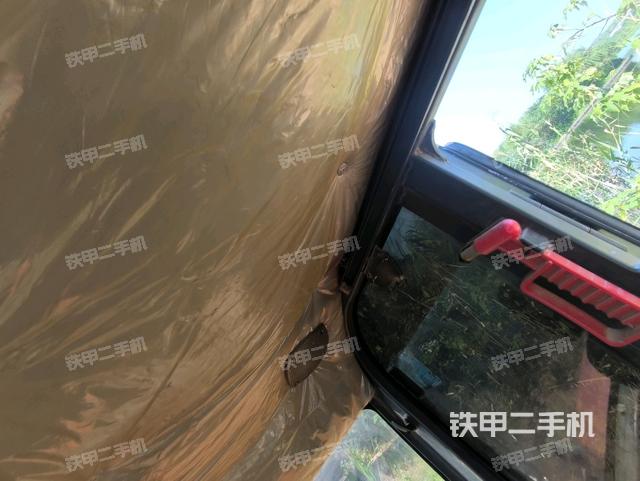 座椅右側(cè)控制臺/鑰匙門/油門/含右手柄(駕駛室部分) 座椅右側(cè)控制臺/鑰匙門/油門/含右手柄(駕駛室部分)