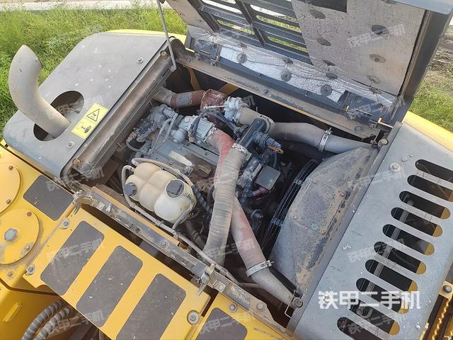 发动机整体俯视(整机外观) 发动机整体俯视(整机外观)