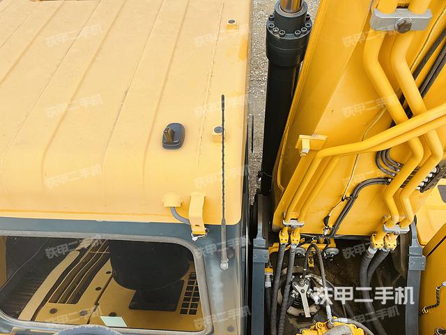 驾驶室顶部（整机外观）