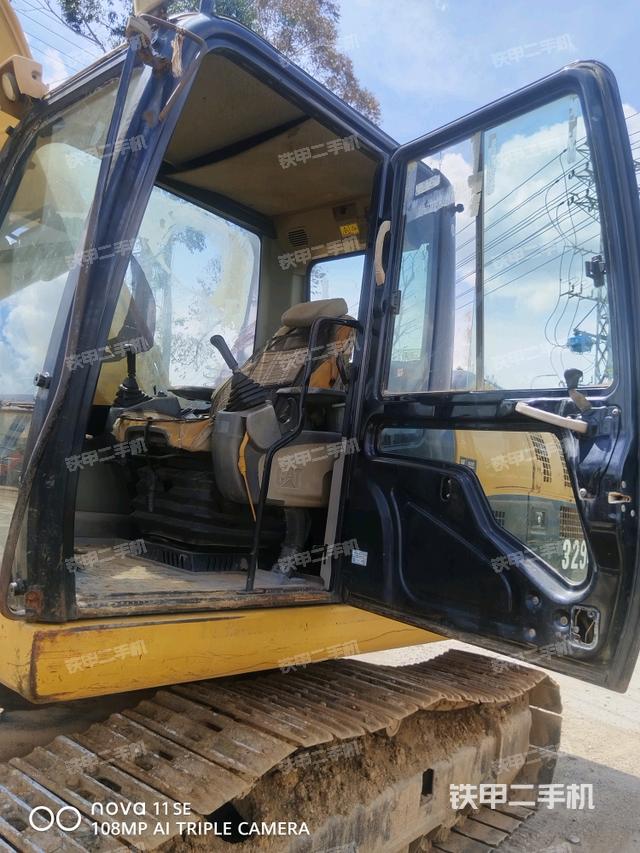 右側(cè)玻璃角標(biāo)(駕駛室部分) 右側(cè)玻璃角標(biāo)(駕駛室部分)