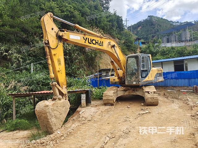 玉柴YC210LC-8挖掘机