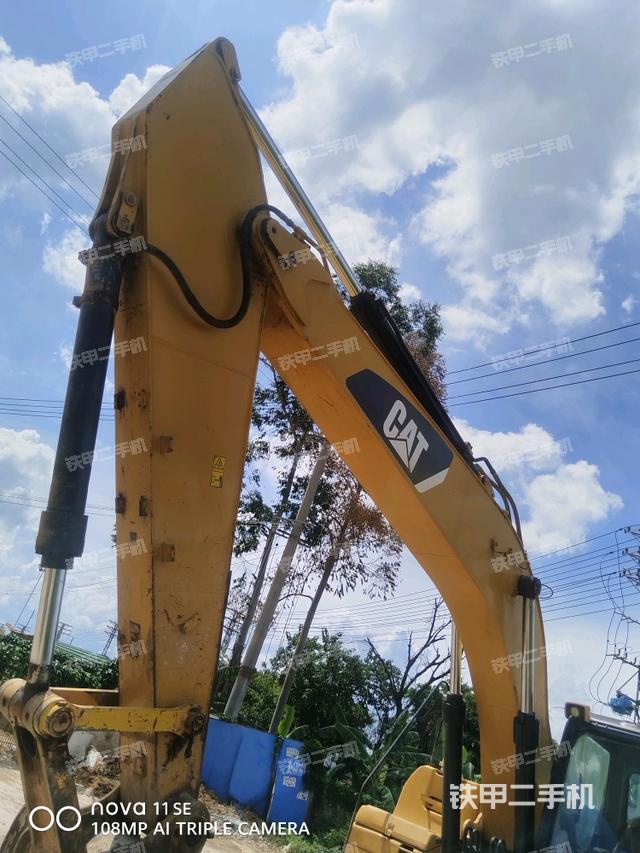 大臂整體?右側(cè)(工作和回轉(zhuǎn)裝置) 大臂整體?右側(cè)(工作和回轉(zhuǎn)裝置)