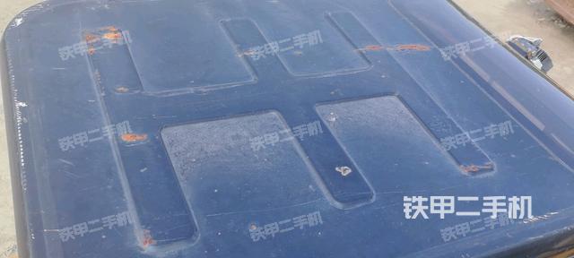 駕駛室頂部(整機外觀) 駕駛室頂部(整機外觀)