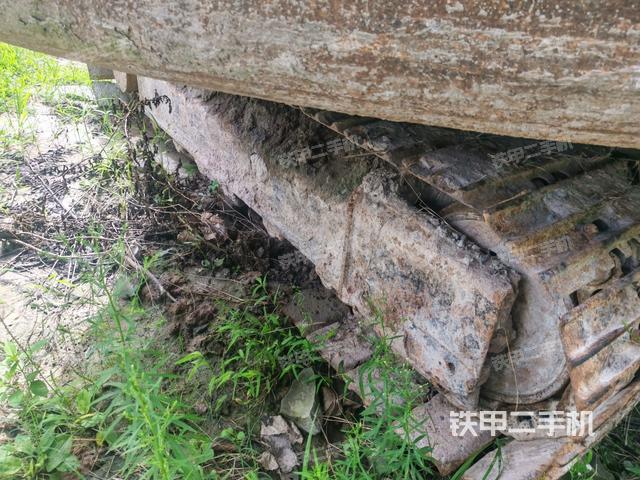 左側(cè)履帶整體?(行走機(jī)構(gòu)) 左側(cè)履帶整體?(行走機(jī)構(gòu))