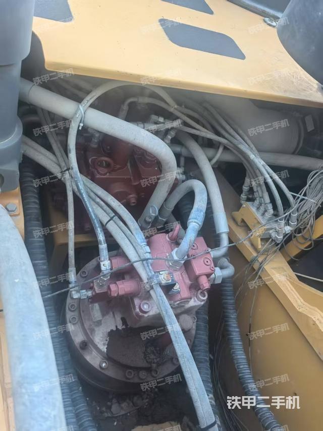 回轉(zhuǎn)馬達和主控閥（整機外觀）