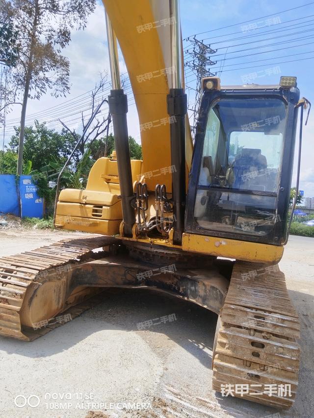 大臂油缸整體?豎拍(工作和回轉(zhuǎn)裝置) 大臂油缸整體?豎拍(工作和回轉(zhuǎn)裝置)