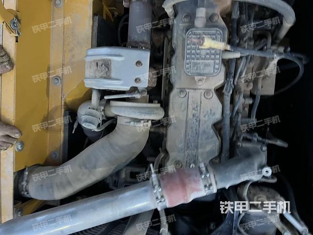 发动机整体俯视(整机外观) 发动机整体俯视(整机外观)