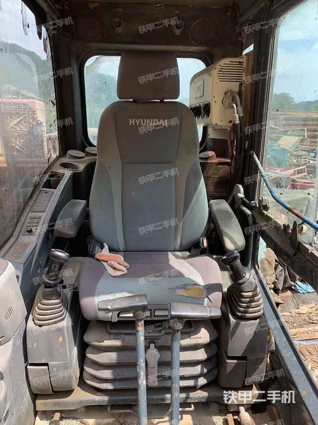 駕駛室整體（整機(jī)外觀）