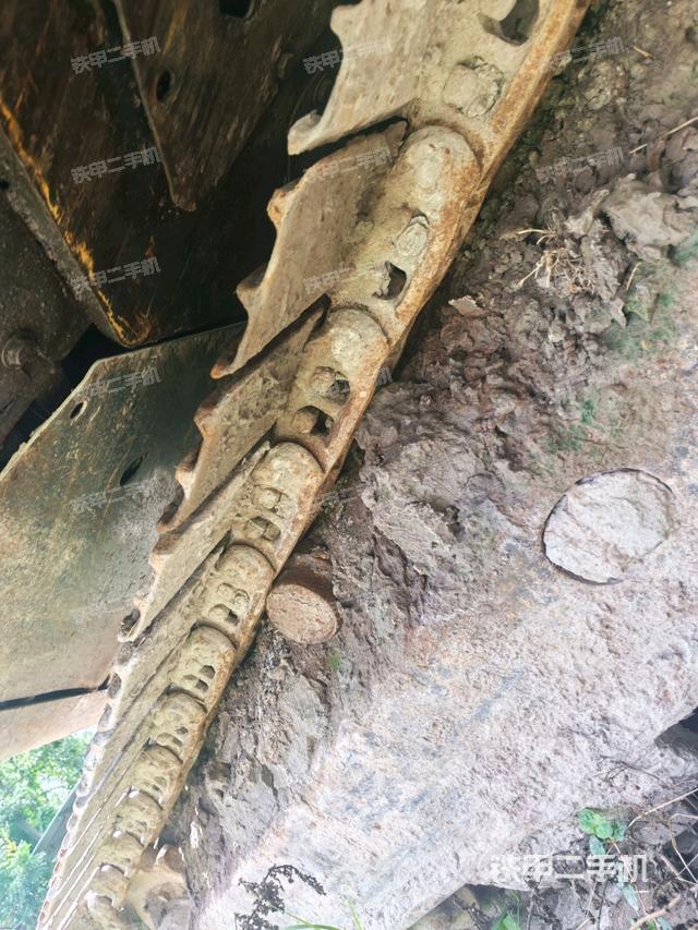 右側(cè)履帶整體?(行走機(jī)構(gòu)) 右側(cè)履帶整體?(行走機(jī)構(gòu))