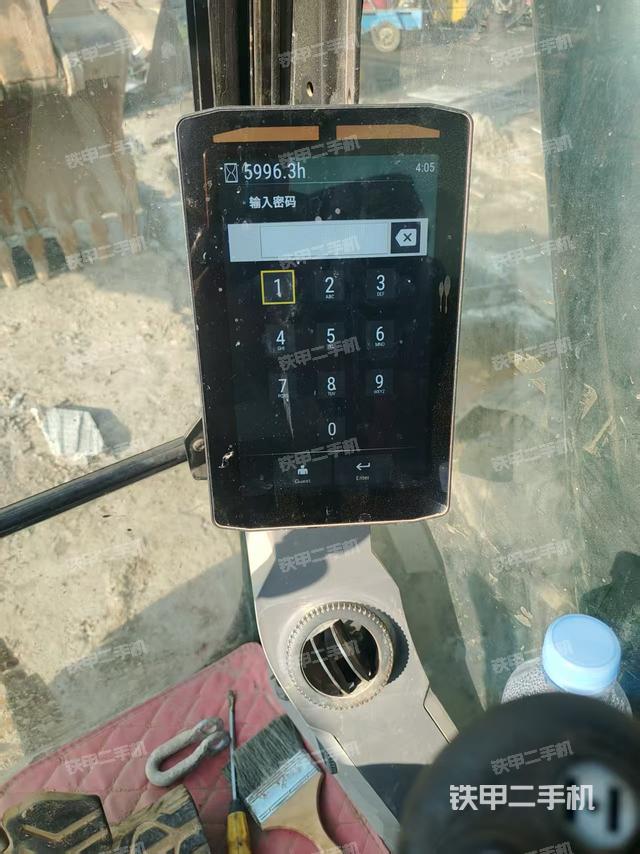 驾驶室整体(整机外观) 驾驶室整体(整机外观)