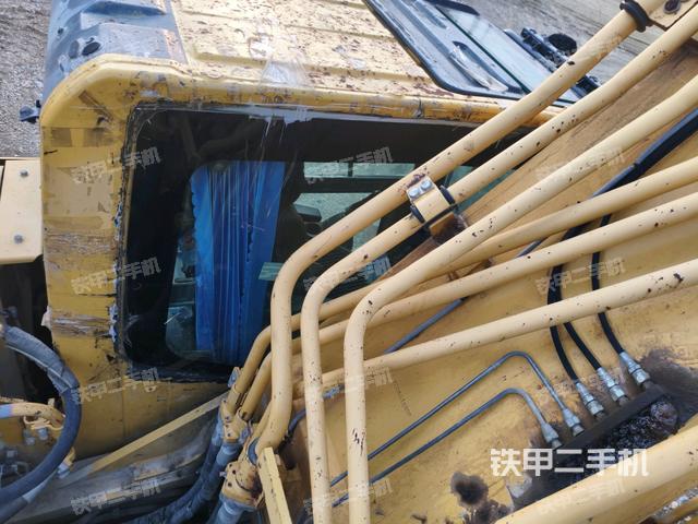 驾驶室顶部（整机外观）