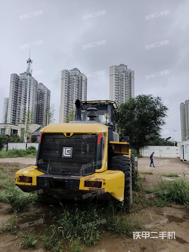 駕駛室操作臺(整機(jī)外觀及大件) 駕駛室操作臺(整機(jī)外觀及大件)