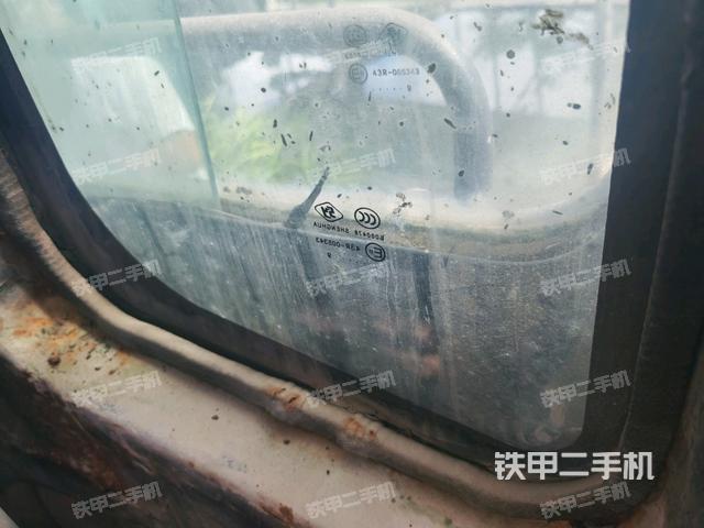 左后方玻璃角標(biāo)(駕駛室部分) 左后方玻璃角標(biāo)(駕駛室部分)