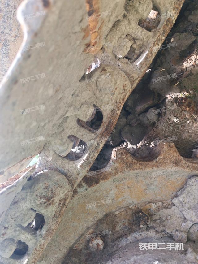 左側(cè)行走馬達(dá)蓋板(行走機(jī)構(gòu)) 左側(cè)行走馬達(dá)蓋板(行走機(jī)構(gòu))