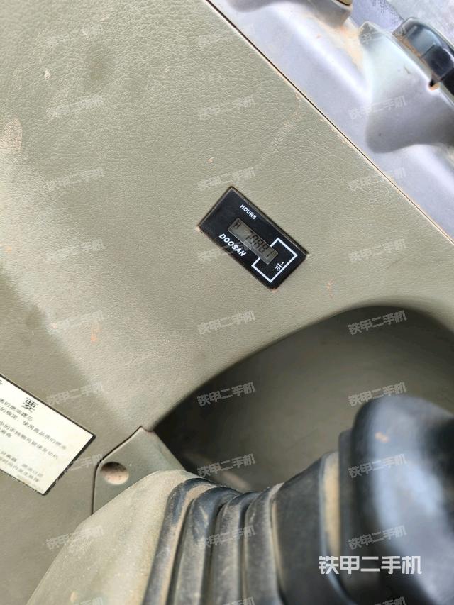 ?駕駛室正側(cè)(駕駛室部分) ?駕駛室正側(cè)(駕駛室部分)