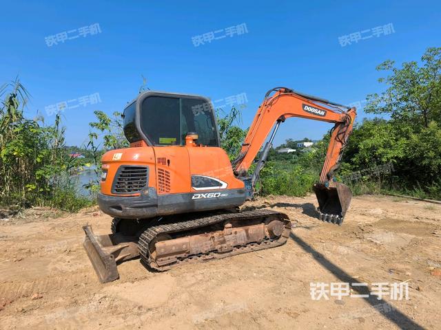 右后45(整機外觀) 右后45(整機外觀)