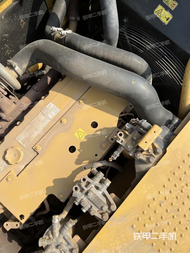 发动机整体俯视(整机外观) 发动机整体俯视(整机外观)