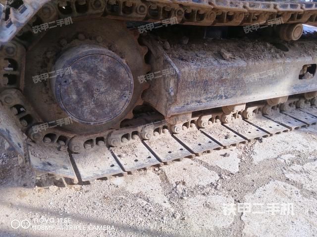 左驅(qū)動輪（行走機(jī)構(gòu)）