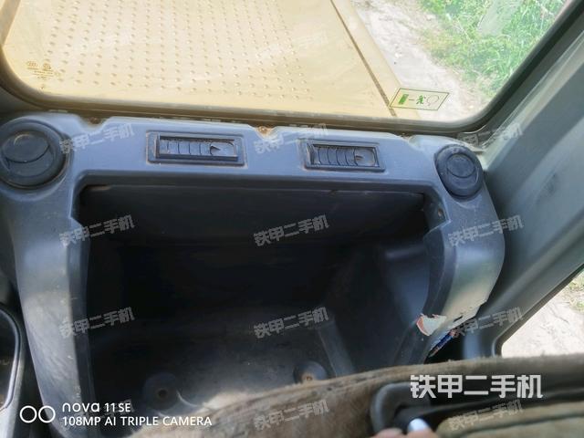 座椅后部(駕駛室部分) 座椅后部(駕駛室部分)