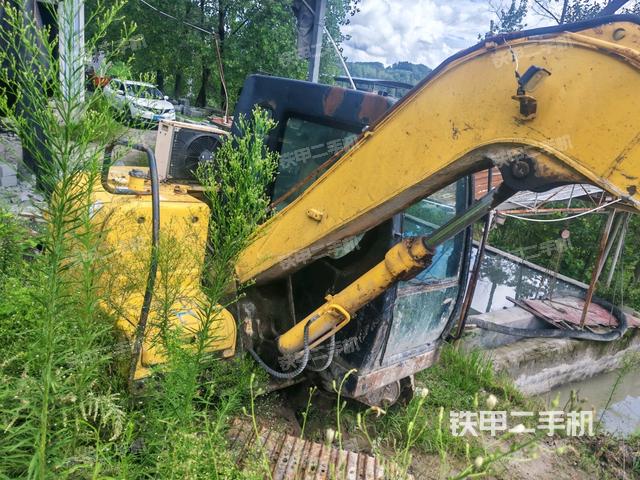 右前45(整機(jī)外觀) 右前45(整機(jī)外觀)