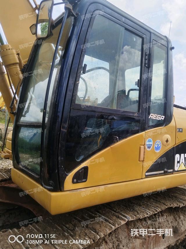 駕駛室左前45度(駕駛室部分) 駕駛室左前45度(駕駛室部分)