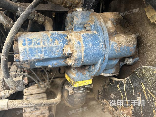 液壓泵艙室正面整體（整機(jī)外觀）