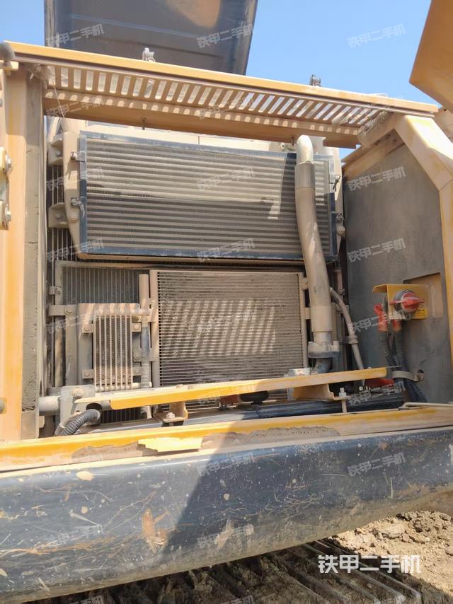 駕駛室整體(整機外觀) 駕駛室整體(整機外觀)