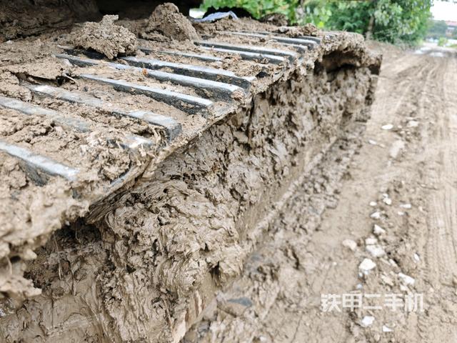 左側(cè)行走馬達(dá)蓋板（行走機(jī)構(gòu)）