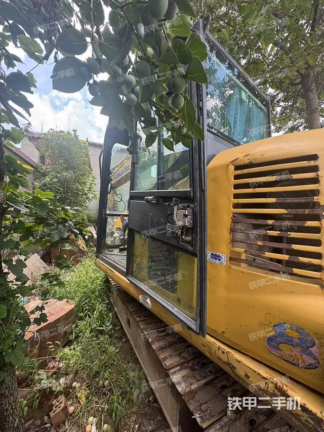 駕駛室頂部(整機外觀) 駕駛室頂部(整機外觀)