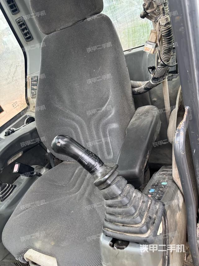 座椅后部(駕駛室部分) 座椅后部(駕駛室部分)