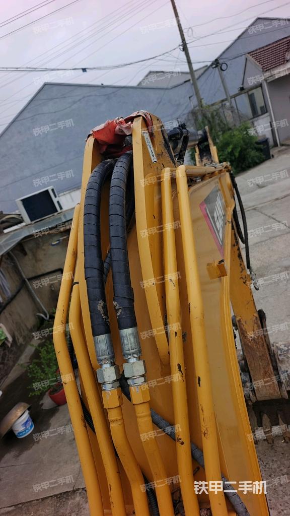 大臂背部俯视(工作和回转装置) 大臂背部俯视(工作和回转装置)