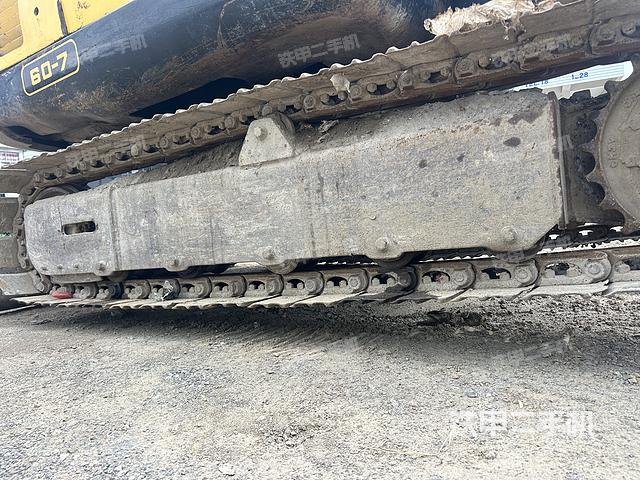 單側(cè)履帶整體（整機(jī)外觀）