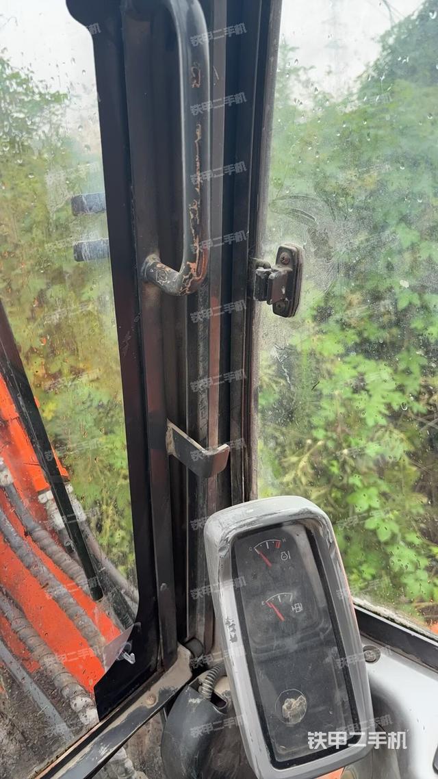 頂棚整體(駕駛室部分) 頂棚整體(駕駛室部分)