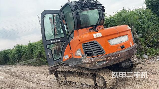 右前45(整機(jī)外觀) 右前45(整機(jī)外觀)