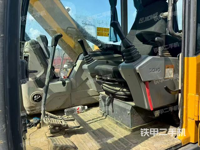 驾驶室整体(整机外观) 驾驶室整体(整机外观)