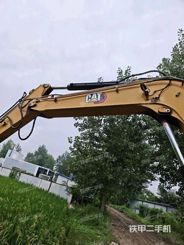 小臂整體左后(工作和回轉(zhuǎn)裝置) 小臂整體左后(工作和回轉(zhuǎn)裝置)