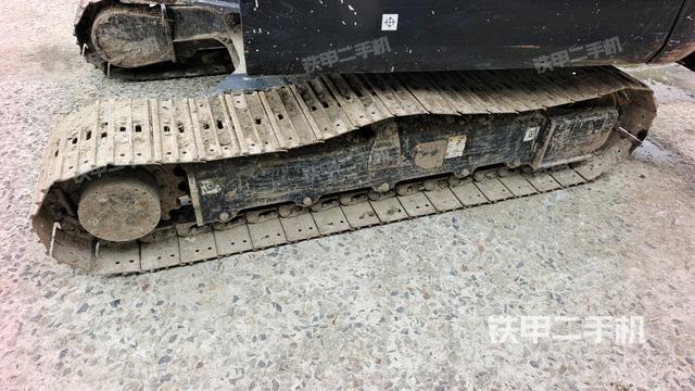 右侧履带整体 (行走机构) 右侧履带整体 (行走机构)