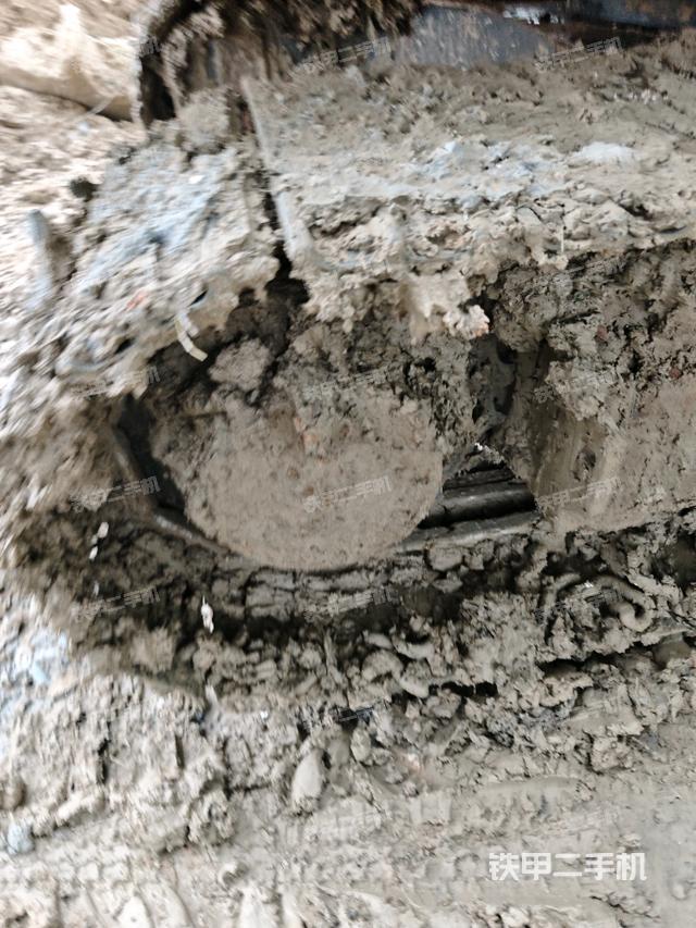 右側(cè)履帶整體?(行走機(jī)構(gòu)) 右側(cè)履帶整體?(行走機(jī)構(gòu))